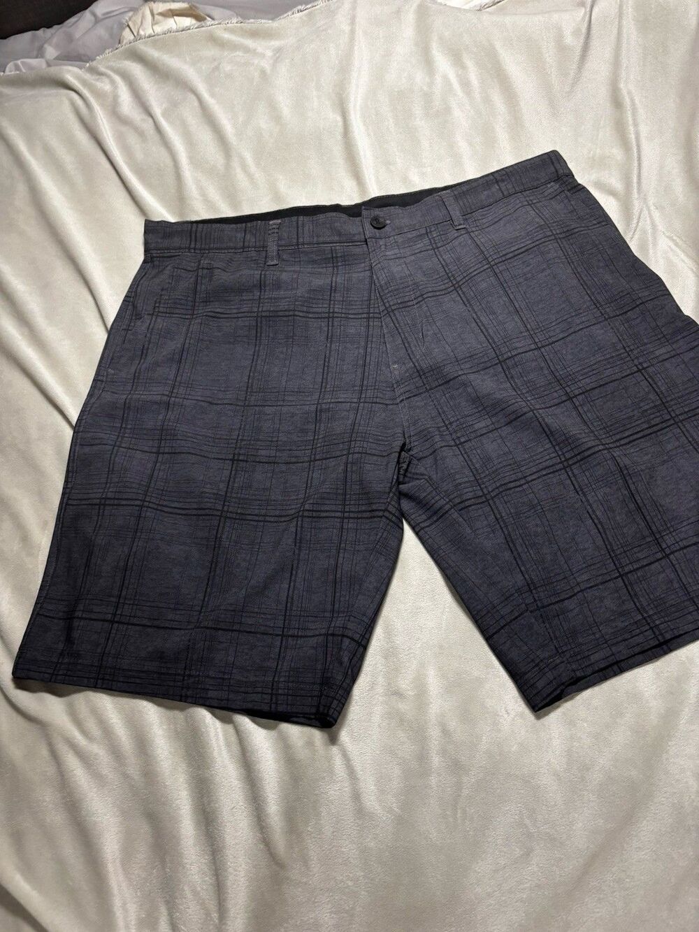 Burnside Men's Shorts Size 40 Flat Front Black/Gray Stripes Polyester Blend